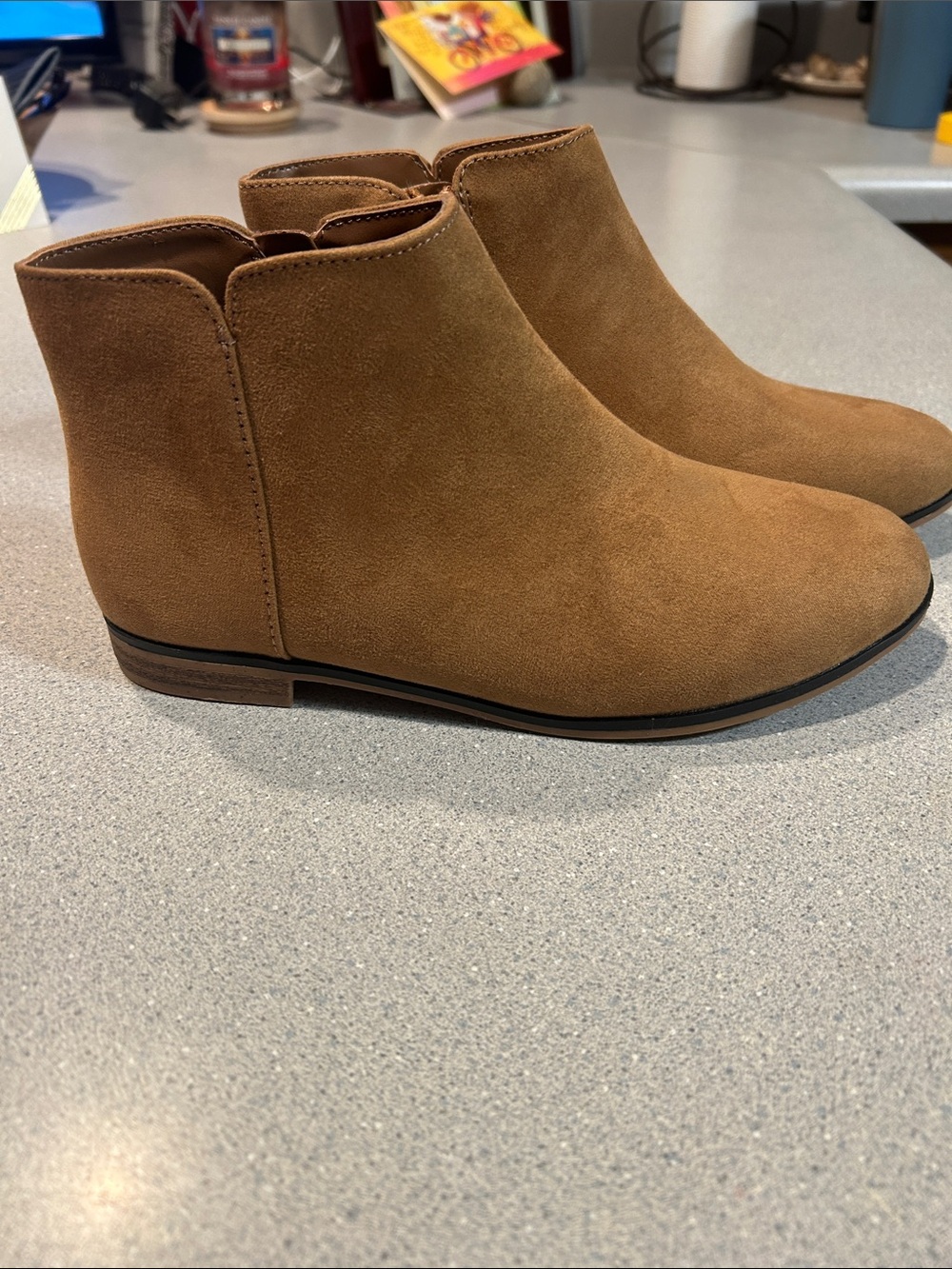 Cat & Jack sz 4 Camel Tan Suede Ankle Booties w Side Zipper